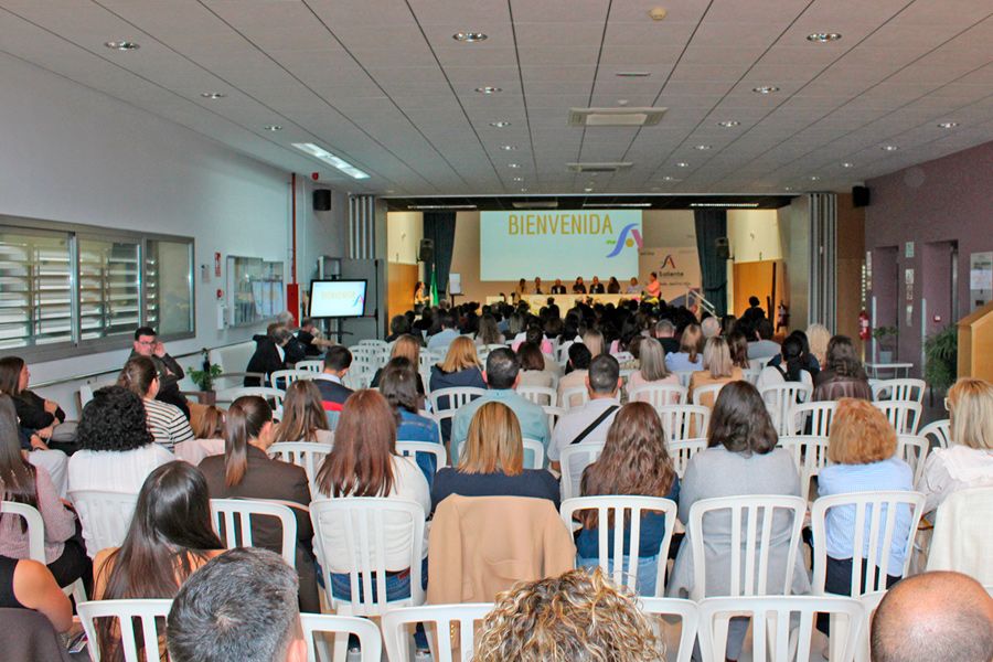 Foto 2: La asamblea general de la Asociación El Saliente respalda a su presidente y la junta directiva en un momento complicado