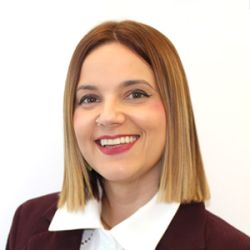 El Saliente. María Jesús Bonilla Garrido. Secretaria