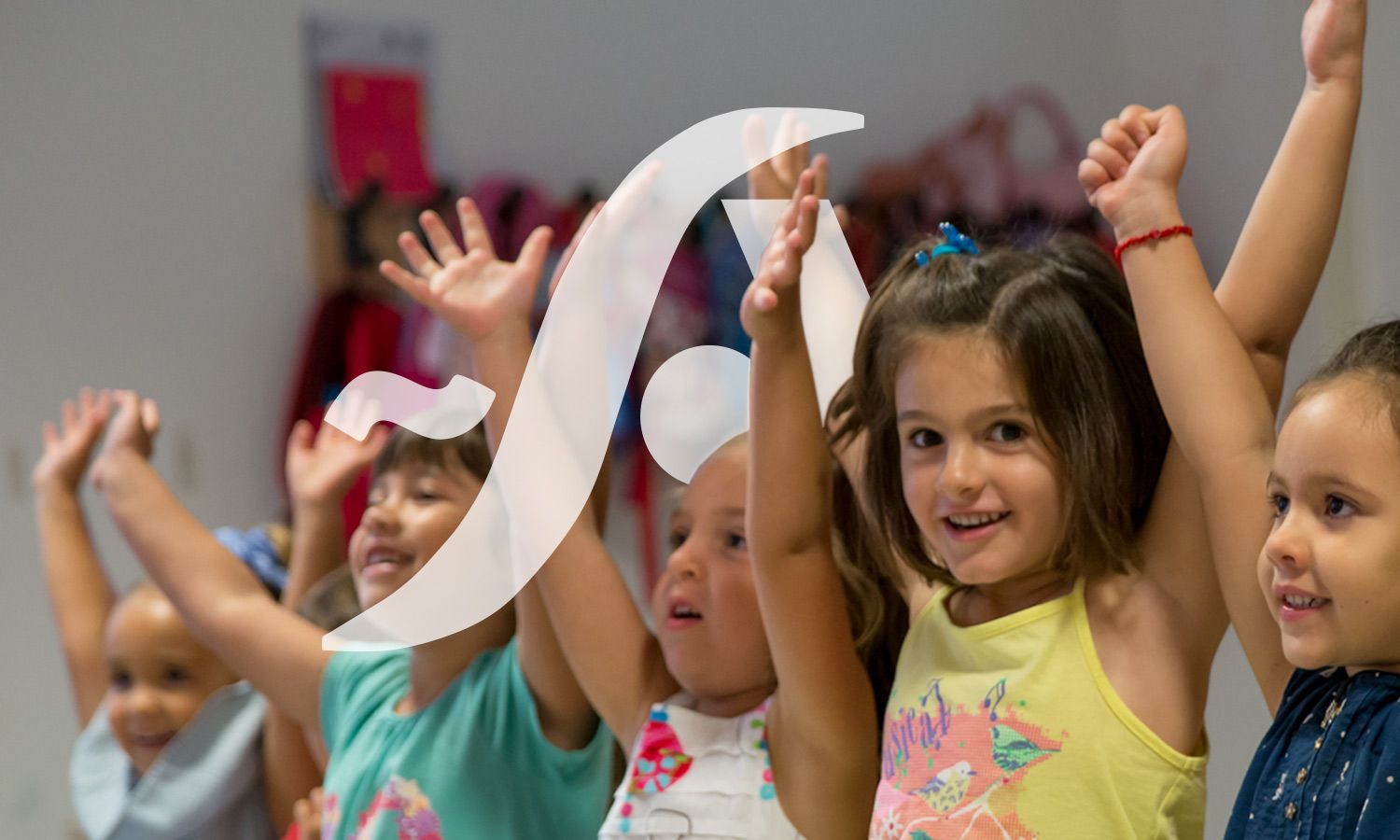 El Saliente. Portada de Servicios: Atención a la Infancia y Familia