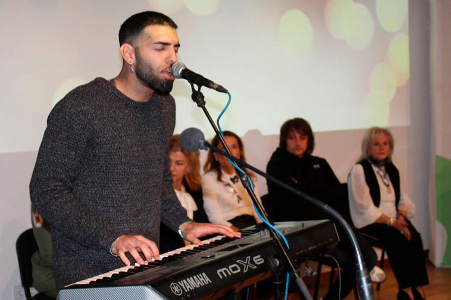 El Saliente Día de la Discapacidad 2025:Actuación musical: Luis Miguel Contreras Fernández