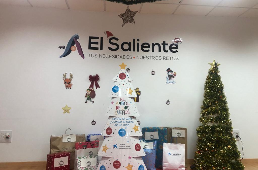 El Saliente y Caixabank hacen realidad los deseos de los más pequeños con “El árbol de los sueños”