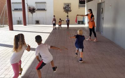 600 niños y niñas participan en las 9 Escuelas de Verano Bilingües gestionadas por El Saliente y la Fundación Almeriense de Personas con Discapacidad