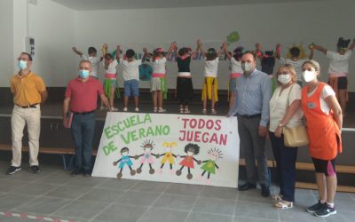 El delegado de Igualdad visita la Escuela de Verano “Todos Juegan” en Albox y otros centros gestionados por la Asociación El Saliente
