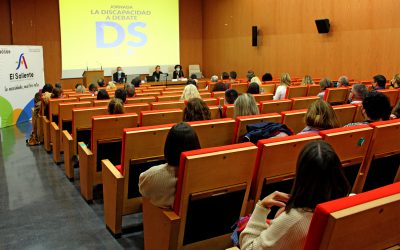 En la Jornada “La discapacidad a Debate” organizada por El Saliente y la UAL se pone de manifiesto que el sistema actual de dependencia deja a muchas personas con discapacidad sin recursos y sin derechos.